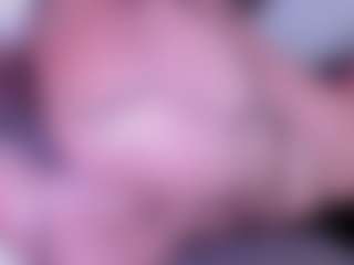 Live cam show with KonnyNaugthy - Bedroom MILF on Soda Cam