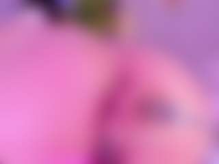 Live cam show with KonnyNaugthy - Skinny on AdultVida.com
