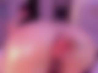 KonnyNaugthy MILF webcam performer live streaming