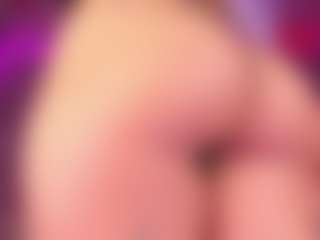 Live cam show with LeiaWong - Athletic Strip on CamSodaAdn