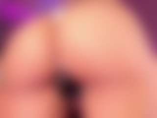 LeiaWong's Live Sex Cam Show