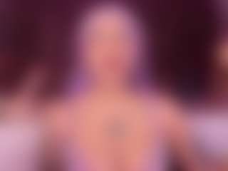 Live cam show with LeiaWong - Facial Piercings on hrnylive.com