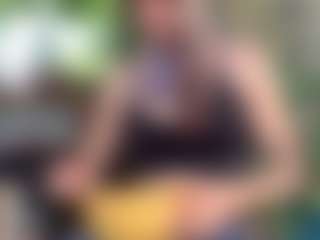 Live cam show with Alanahsinns - Black Hair on livesuperchat.net