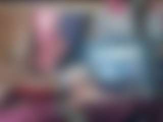 Live cam show with Alanahsinns - Tease on StripNow