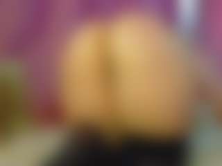 Live cam show with Lexi - Moaning on TastyBlacksLive