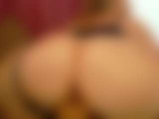 Live cam show with Lexi - Bedroom on Camsoda