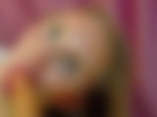 Live cam show with Lexi - College Teen (18+) on StripNow