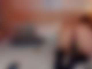 Live cam show with Manu Goth - Blonde Hair Shaved Pussy on Instabang