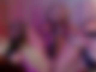 Live cam show with Manu Goth - Public on AdultVida.com