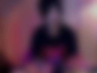 Live cam show with Manu Goth - Curvy Latina on Camsoda | colombia