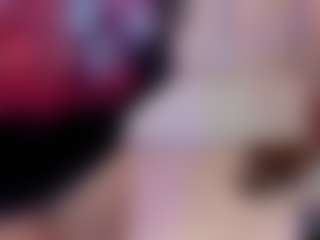 Live cam show with Manu Goth - Average on Gym Cam Girls
