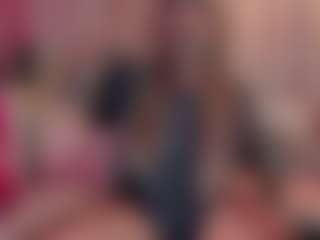 Live cam show with Manu Goth - Average on Camsoda