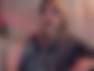 Live cam show with Manu Goth - Average on livesuperchat.net