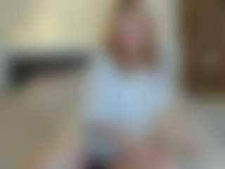Live cam show with YunaPeace - Shaved Pussy on madthumbs