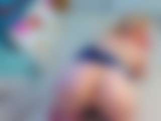 Live cam show with EmillyHart - Nipple Piercings on madthumbs