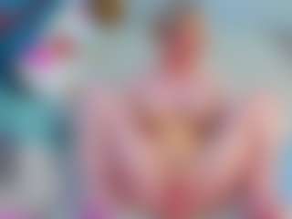 EmillyHart's Live Sex Cam Show
