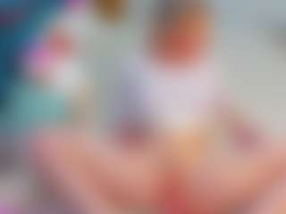 Live cam show with EmillyHart - Small Tits on iamadamtest123.com