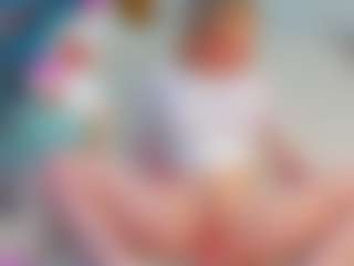 EmillyHart's Live Sex Cam Show