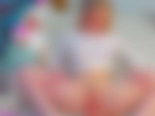 EmillyHart's Live Sex Cam Show