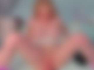 EmillyHart's Live Sex Cam Show