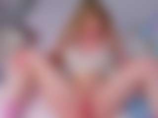 EmillyHart's Live Sex Cam Show