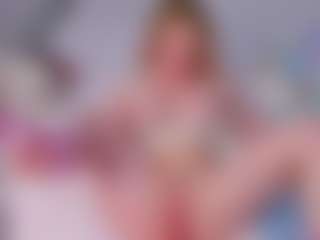 EmillyHart's Live Sex Cam Show
