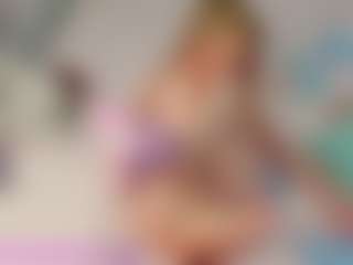 Live cam show with EmillyHart - Strip Blonde Hair on SquirtSoMuch