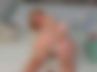 EmillyHart's Live Sex Cam Show