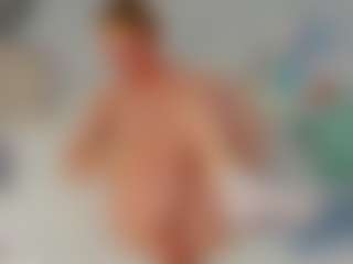 EmillyHart's Live Sex Cam Show