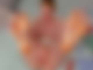 EmillyHart's Live Sex Cam Show