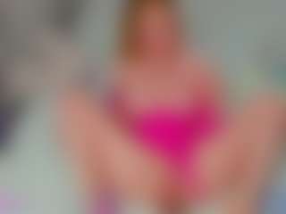 Live cam show with EmillyHart - Longhair on Camsoda