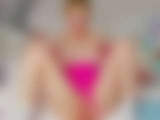 EmillyHart's Live Sex Cam Show