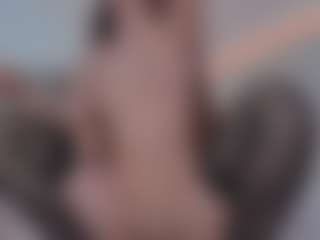 Live cam show with MarianneLane - Living Room on crypto-cams