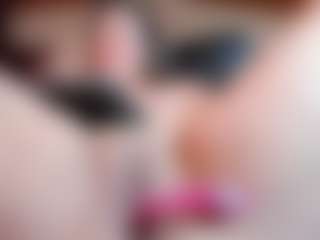 Live cam show with Isabellaa-Joness - Fingers on Dare Cams