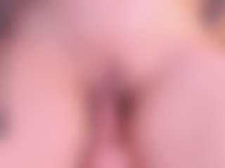 Live cam show with Anna-parkker - Bedroom on SmokeAndPoke