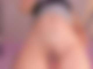 Live cam show with Anna-parkker - Amateur MILF on StripNow