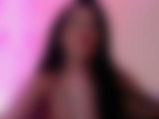 Live cam show with LaylaCruzRose - Average on Camsoda