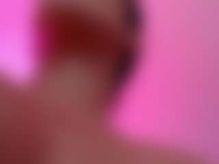 Live cam show with LaylaCruzRose - Bedroom on milfzrlive.com