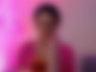 LaylaCruzRose MILF webcam performer live streaming