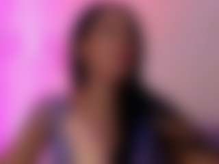 Live cam show with LaylaCruzRose - Curvy on CamClone