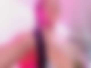 LaylaCruzRose MILF webcam performer live streaming
