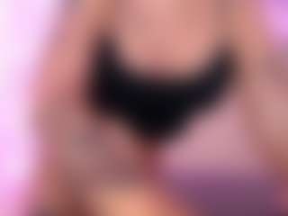 Live cam show with LaylaCruzRose - Average on nudelive.tv