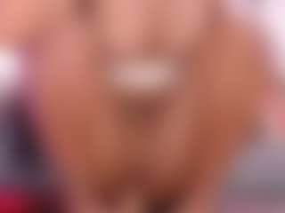 LaylaCruzRose MILF webcam performer live streaming