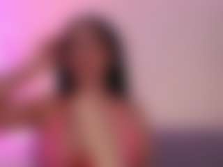LaylaCruzRose MILF webcam performer live streaming