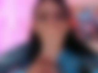LaylaCruzRose MILF webcam performer live streaming
