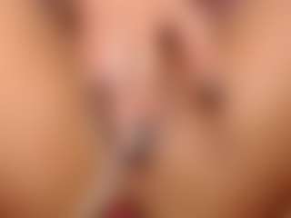 LaylaCruzRose MILF webcam performer live streaming