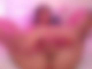 LaylaCruzRose MILF webcam performer live streaming