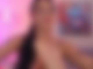 Live cam show with LaylaCruzRose - Fingers on Camsoda