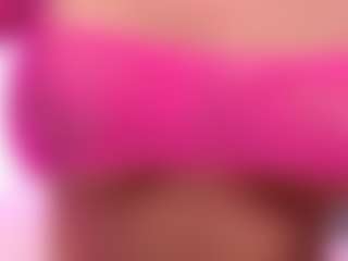 LaylaCruzRose MILF webcam performer live streaming