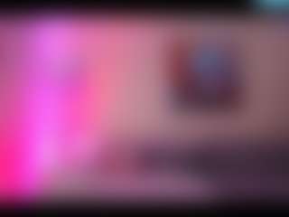 Show de câmera ao vivo com LaylaCruzRose - Petite MILF no Camsoda